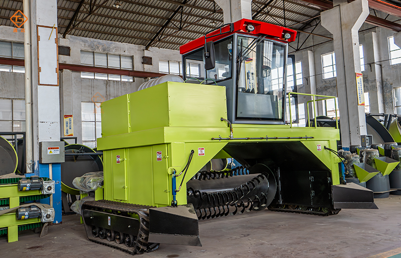 有機肥設(shè)備雞糞履帶翻拋機制造廠家 有機肥設(shè)備雞糞履帶翻拋機制造廠家